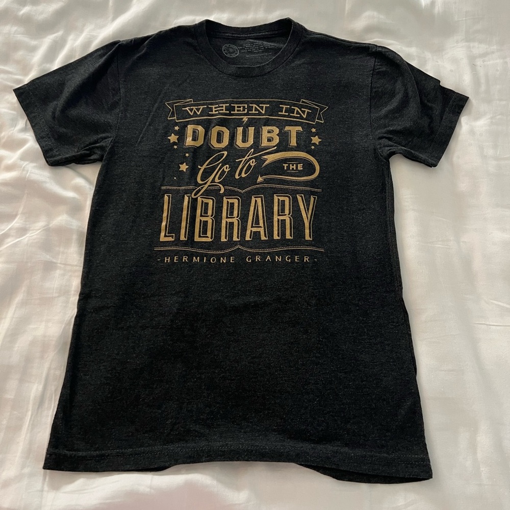 When in Doubt, Go to the Library - Hermione Granger - Harry Potter T-Shirt SMALL